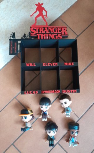 Stranger Things Espositore + 6 Personaggi