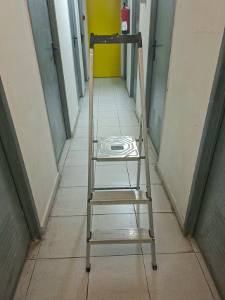 Escalera aluminio 3 peldaños