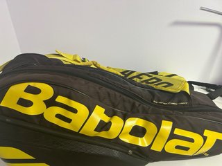 Kir de frontenis 4 raquetas y tres gafas