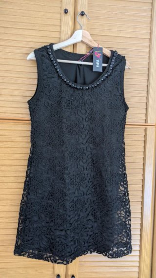Vestido Yumi negro con pedrería