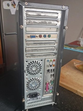 Computador LG Flatron Prata e Preto