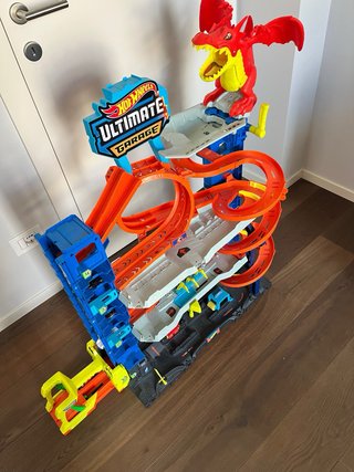 Hot Wheels Ultimate Garage playset