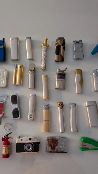 Collezione di accendini vintage e vari