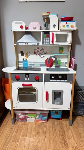 Cocina de juguete de madera