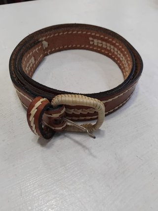 Cinturón de cuero chileno artesanal