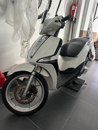 Piaggio Liberty 125 Blanca Scooter