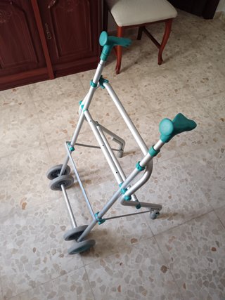 Andador Plegable con Ruedas