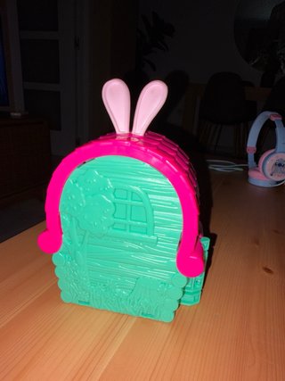 Casa de conejita con muñeca