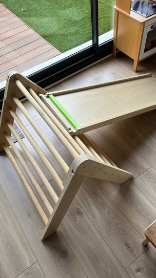 Triángulo Montessori de Madera y Rampa reversible