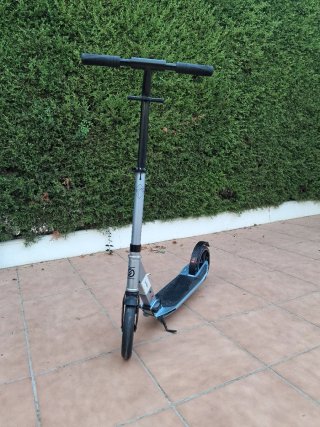 Patinete plegable azul y gris