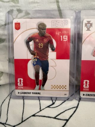 Panini x Kayou Lamine Yamal y Cristiano Ronaldo