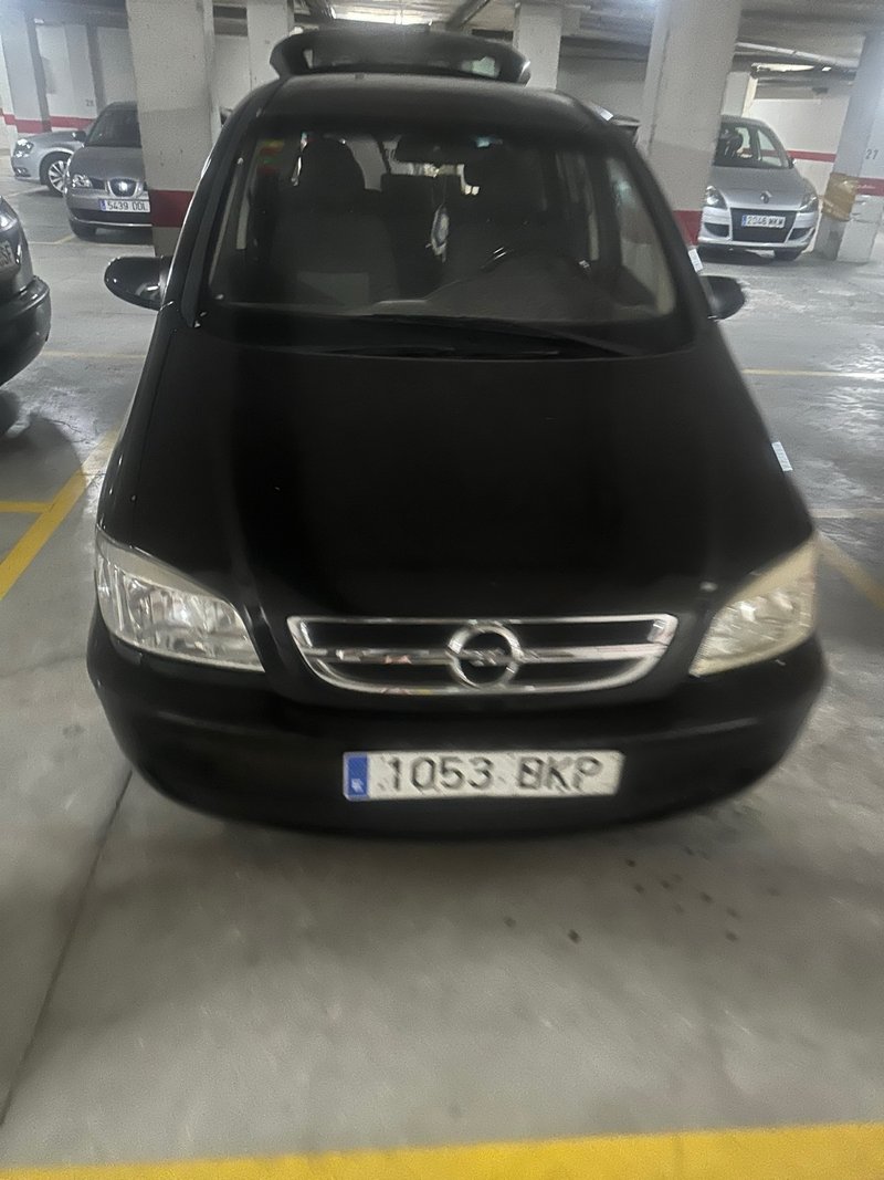 Opel Zafira 2004 - foto 1