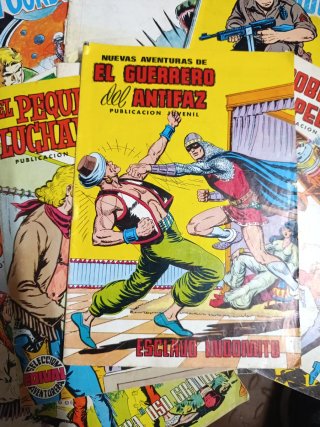Comics ficción y lucha, juvenil