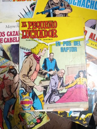 Comics ficción y lucha, juvenil