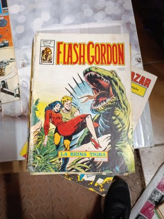 Comics ficción y lucha, juvenil