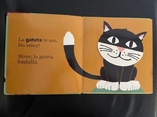Tothom badalla – Llibre infantil interactiu