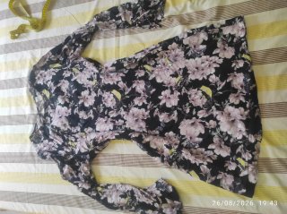 Vestido corto estampado manga larga