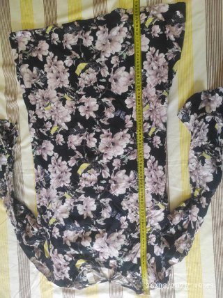 Vestido corto estampado manga larga