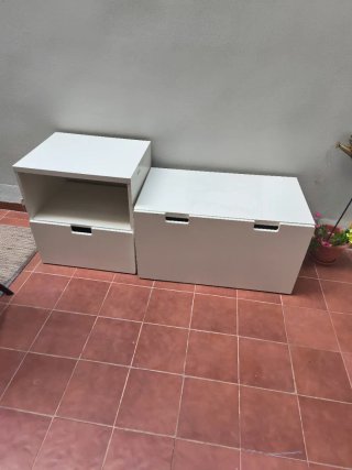 Muebles auxiliares blancos de madera