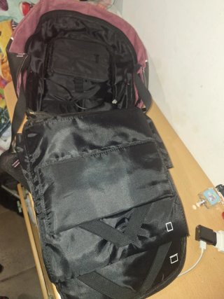 Mochila Antirrobo Negra y Rosa