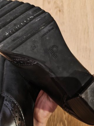 Zapatos Pitillos Negros T-Strap Hebilla