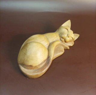 Figura Gato Durmiendo Madera Tallada a mano