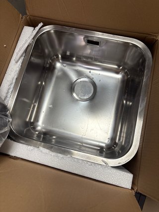 Fregadero de cocina de metal