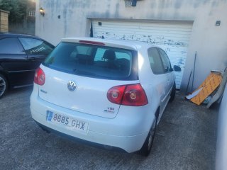Volkswagen Golf 2009 AVERIADO
