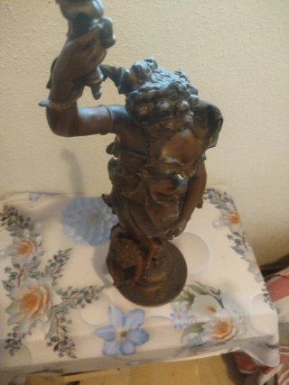 Figura decorativa de bronce