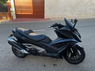 Kymco AK 550 Maxi Scooter Negra