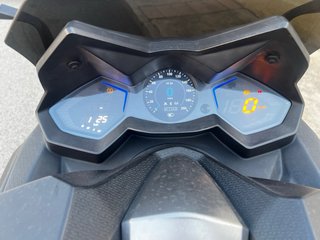 Kymco AK 550 Maxi Scooter Negra