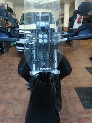 Yamaha XT600E Negra y Dorada
