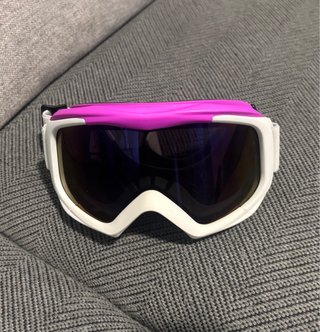 Gafas de esquí rosas y blancas
