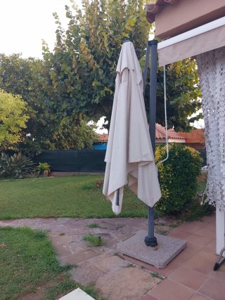 Parasol Beige y Negro
