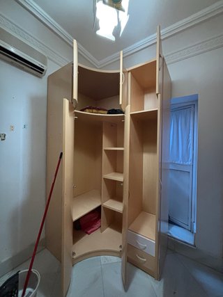 Armario modular de madera, dormitorio completo.