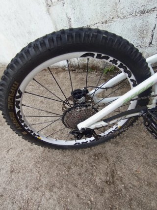 Bicicleta Enduro Mérida One Sixty