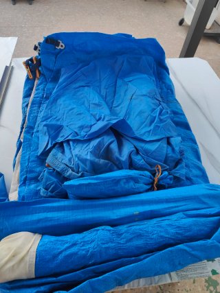 3 Tiendas de campaña y 3 sacos de dormir Altus
