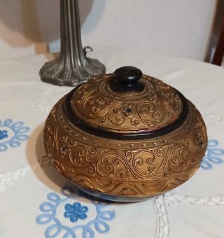 Caja decorativa resina .