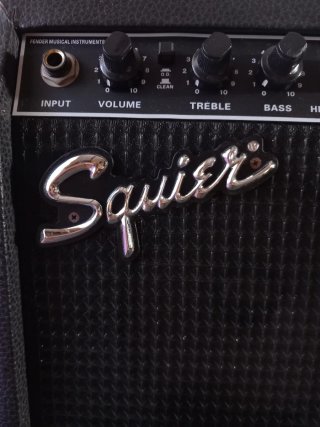 Amplificador Squier SP.10 Fender
