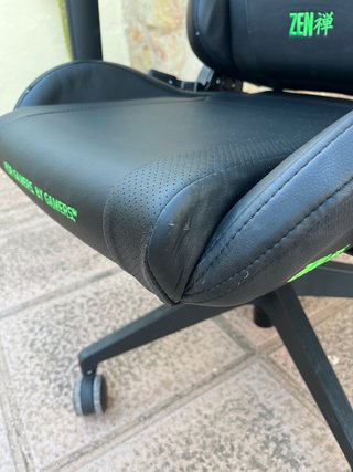 Silla Gaming Razer Tarok Essentials Negra