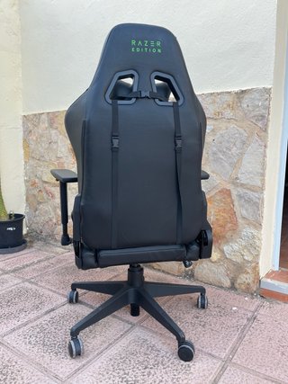Silla Gaming Razer Tarok Essentials Negra