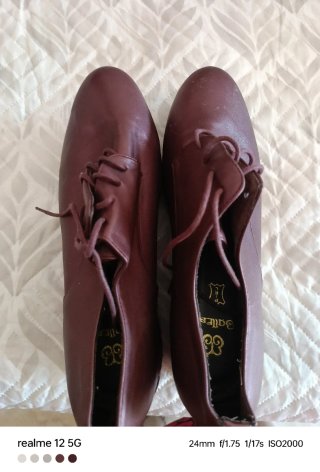 Zapatos granates de cordones