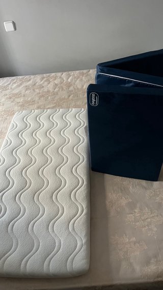 Cuna de viaje azul