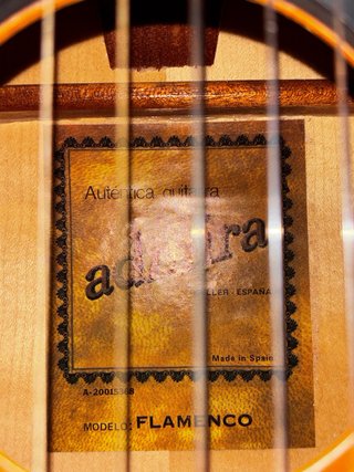 Guitarra Clásica Amira con Funda