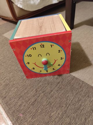 Caja de madera para estimulación infantil