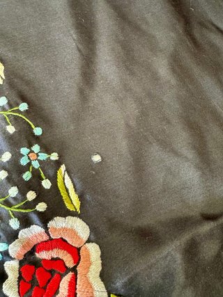 Mantón de Manila Negro Bordado Flores Rojas