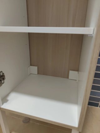 Armario baño estrecho blanco y madera