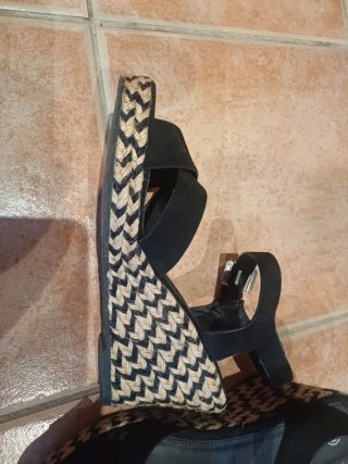 Zapatos de cuña negros para mujer