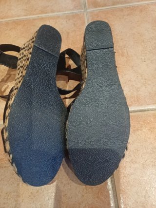 Zapatos de cuña negros para mujer
