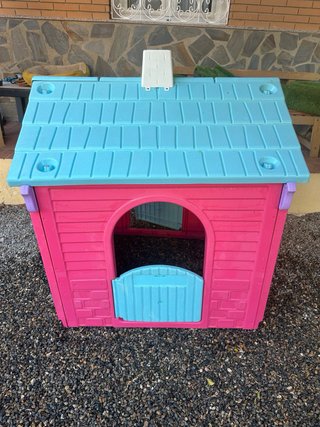 Casa de juegos infantil rosa y azul